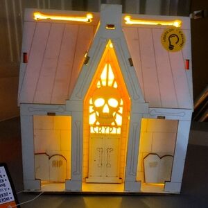 Makers Market Halloween DIY LED Wood Decor. DIY.